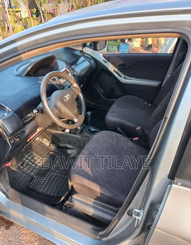 Toyota Yaris 2008 Gray