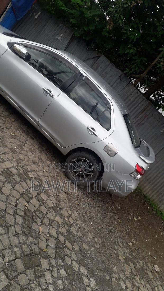 Toyota Yaris 2010 Silver