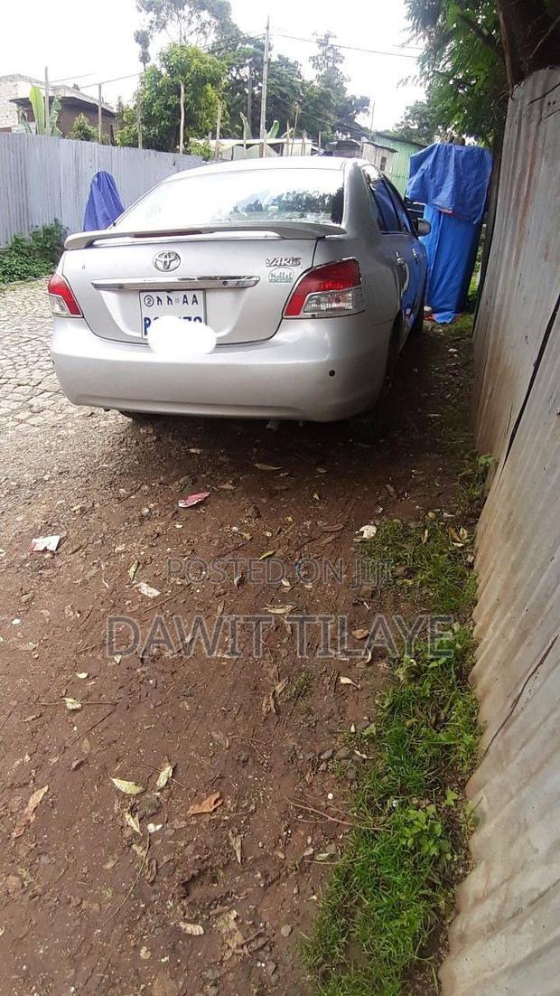 Toyota Yaris 2010 Silver