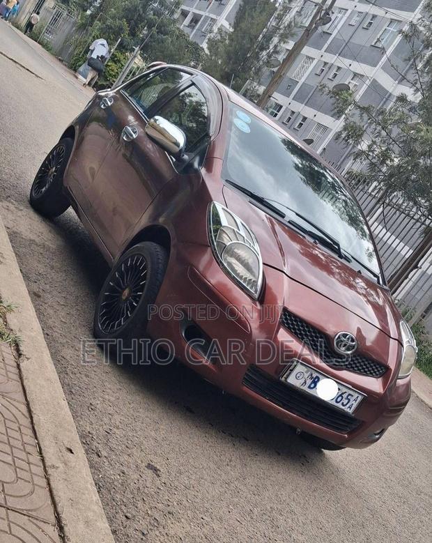 Toyota Yaris 2010 Burgundy