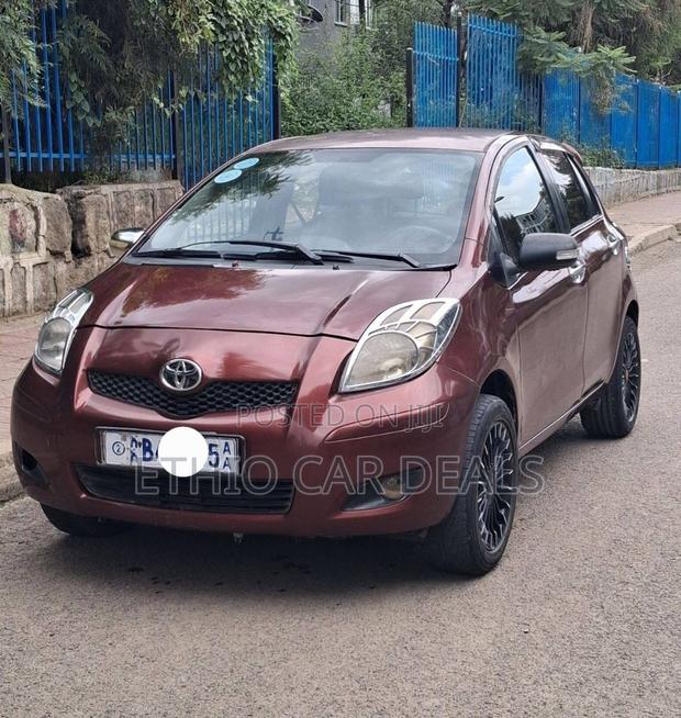 Toyota Yaris 2010 Burgundy