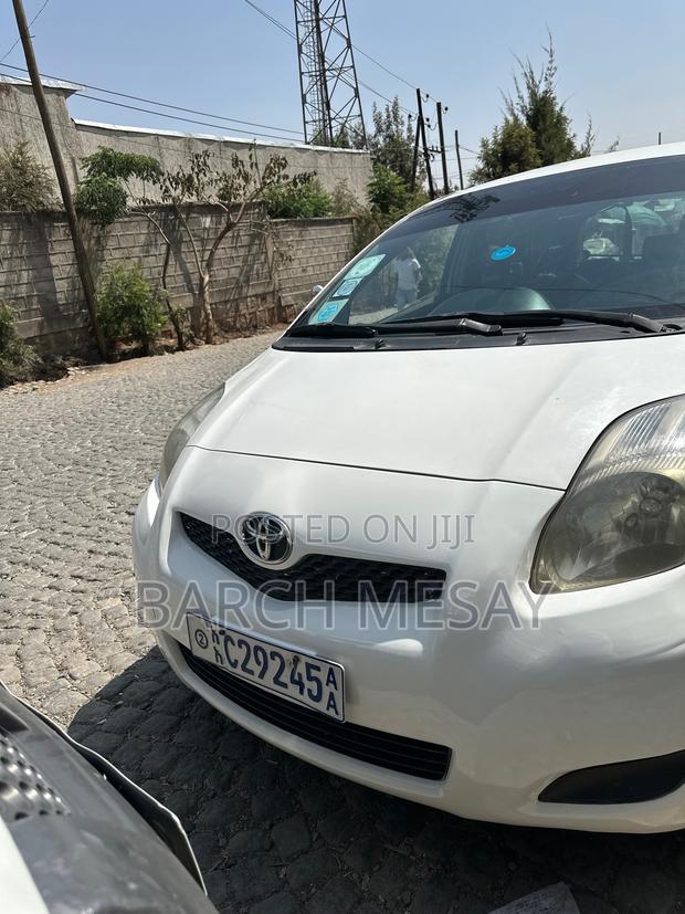 Toyota Yaris 2009 White