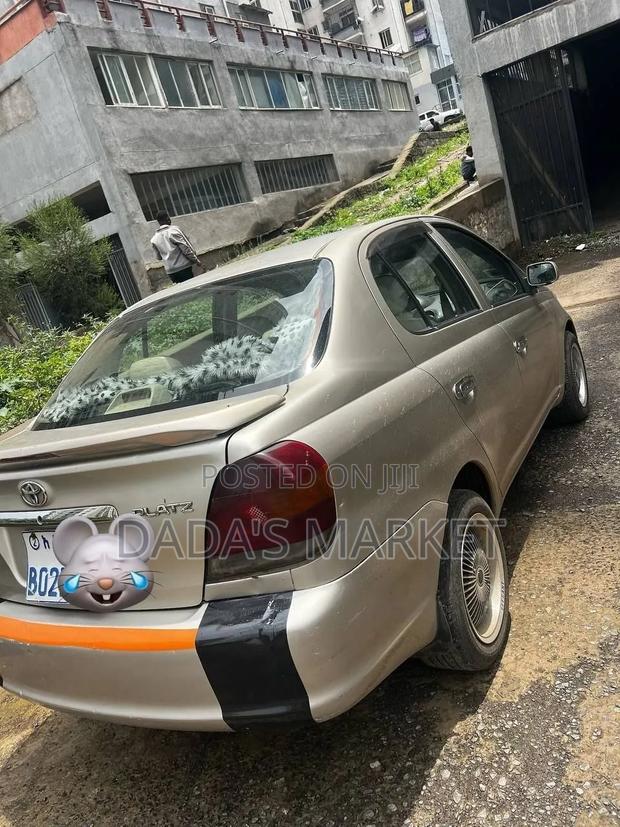 Toyota Platz 2004 Gold