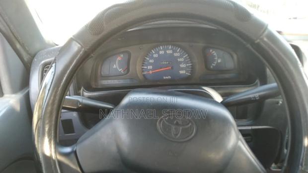 Toyota Hilux 1999 White