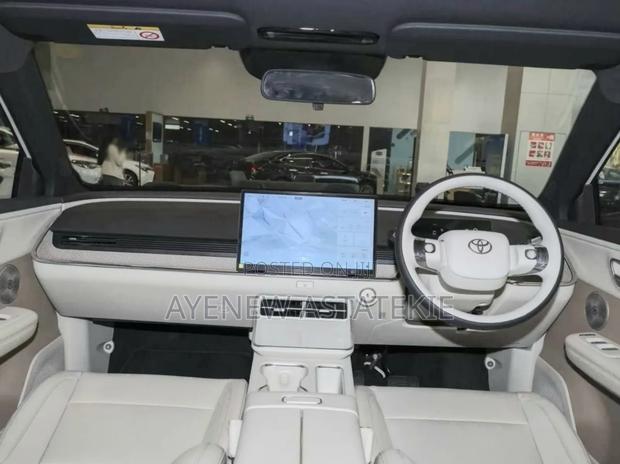 Toyota bZ3 2025 Gray