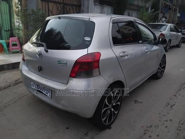 Toyota Yaris 2009 Silver