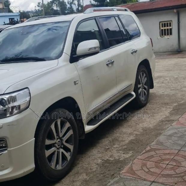 Toyota Land Cruiser 2021 Off white
