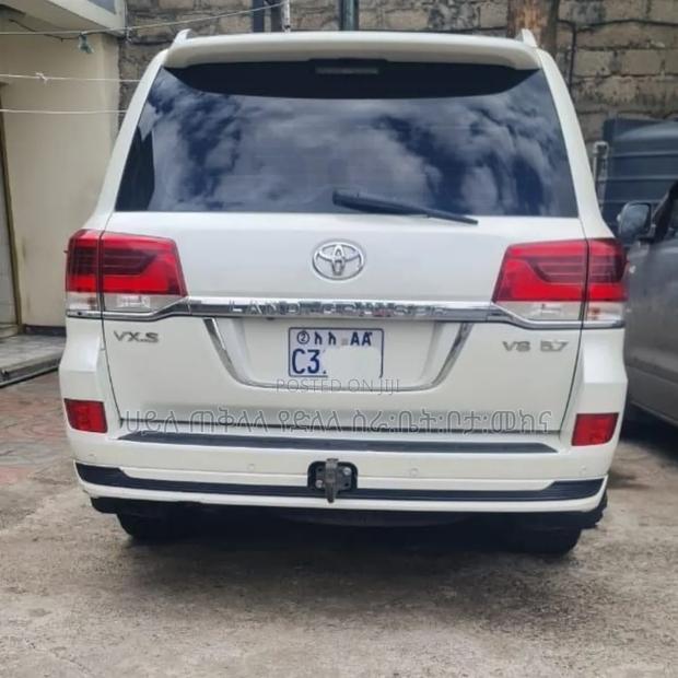 Toyota Land Cruiser 2021 Off white