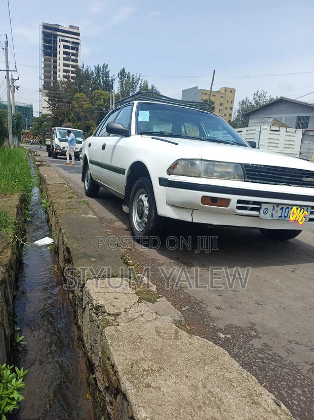 Toyota Corona 1987 White