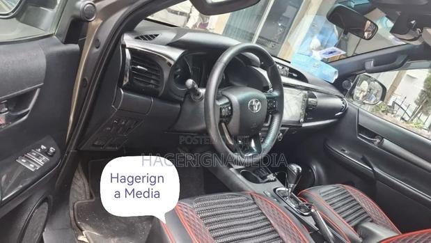 Toyota Hilux 2021 Gray