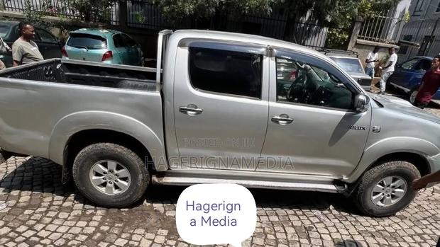 Toyota Hilux 2015 Silver