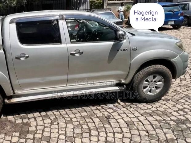 Toyota Hilux 2015 Silver