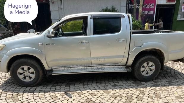 Toyota Hilux 2015 Silver