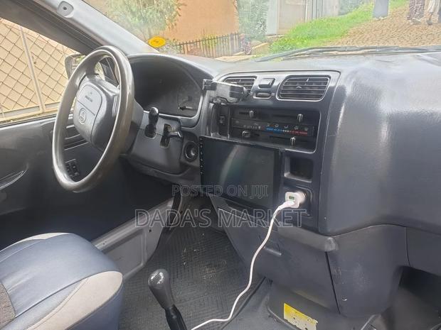 Toyota Grand HiAce 2002 Silver