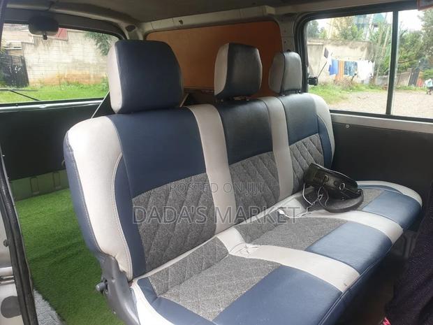 Toyota Grand HiAce 2002 Silver