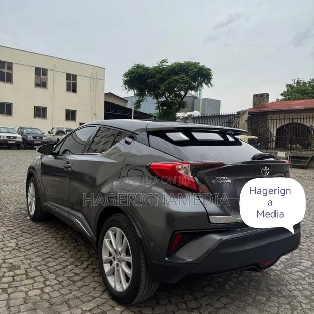 Toyota C-HR 2017 Gray