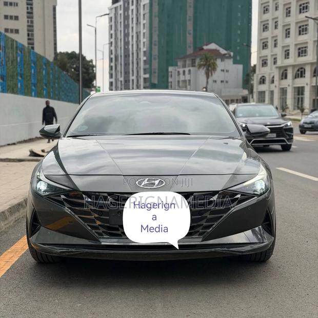 Hyundai Avante 2022 Gray