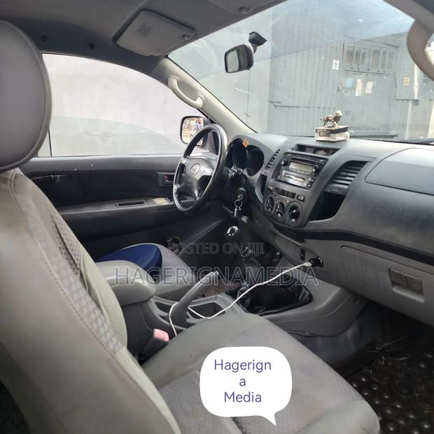 Toyota Hilux 2008 Silver