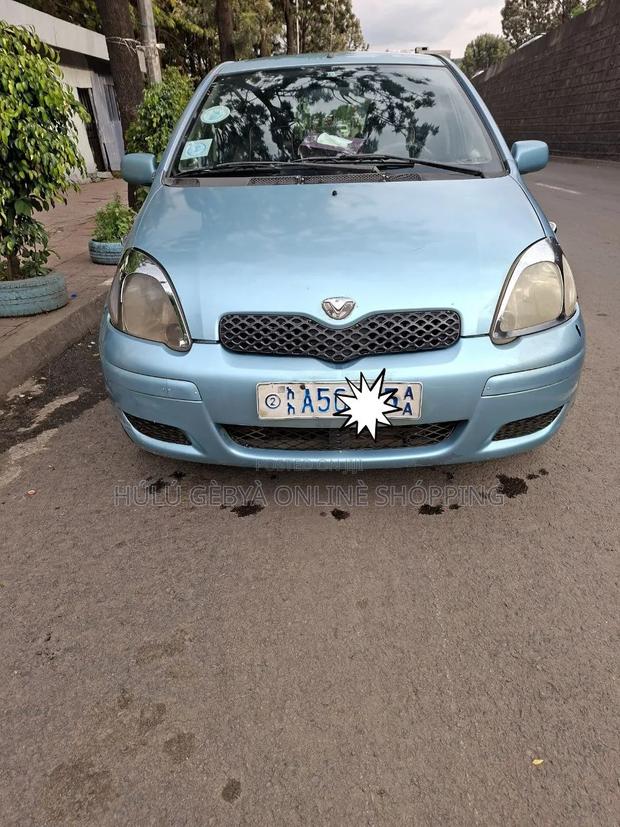 Toyota Vitz 2002 Blue