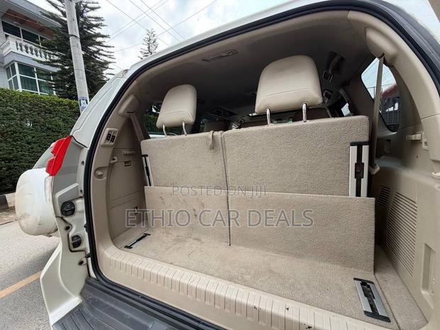Toyota Land Cruiser Prado 2011 White