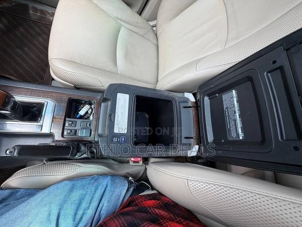 Toyota Land Cruiser Prado 2011 White