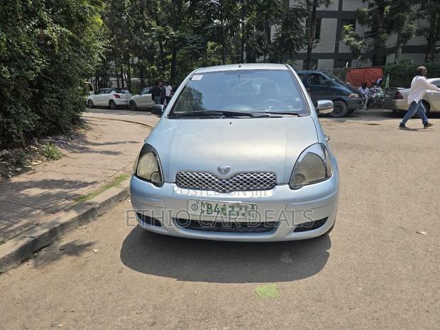 Toyota Vitz 2002 Blue