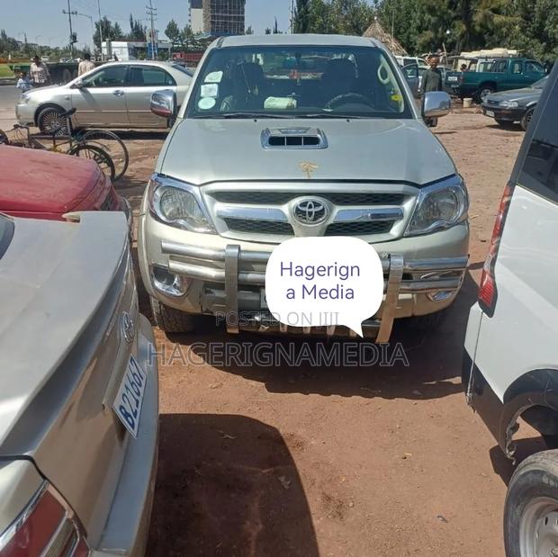 Toyota Hilux 2007 Silver