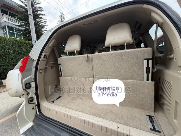 Toyota Land Cruiser Prado 2011 Silver