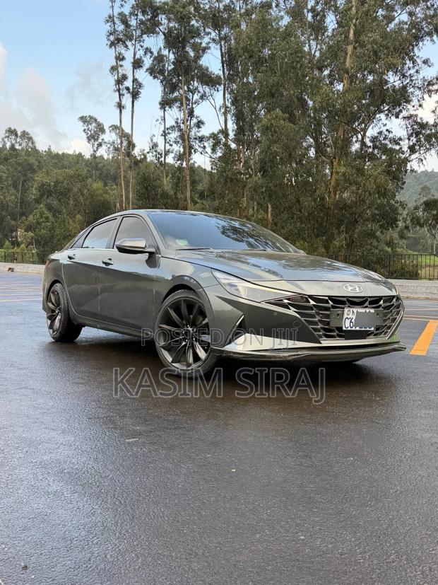 Hyundai Avante 2022 Gray
