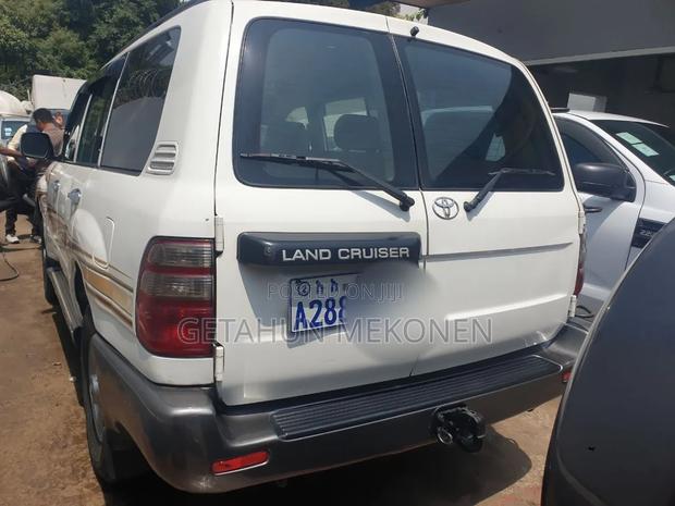 Toyota Land Cruiser 2008 White