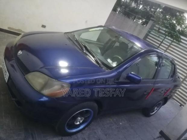 Toyota Platz 2000 Blue