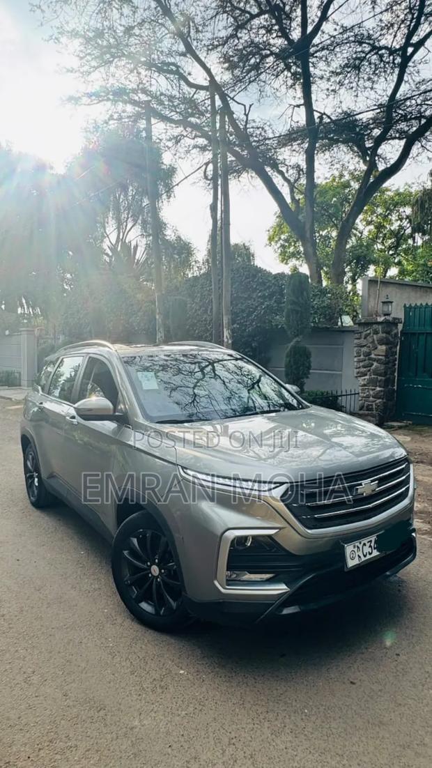 Chevrolet Captiva 2022 Silver
