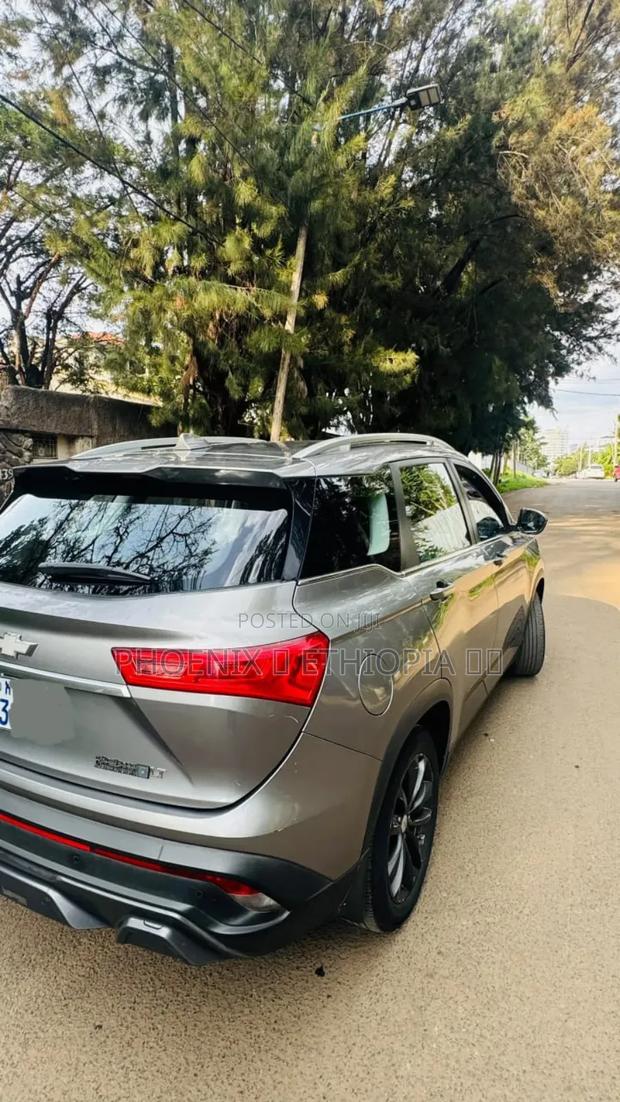Chevrolet Captiva 2022 Silver
