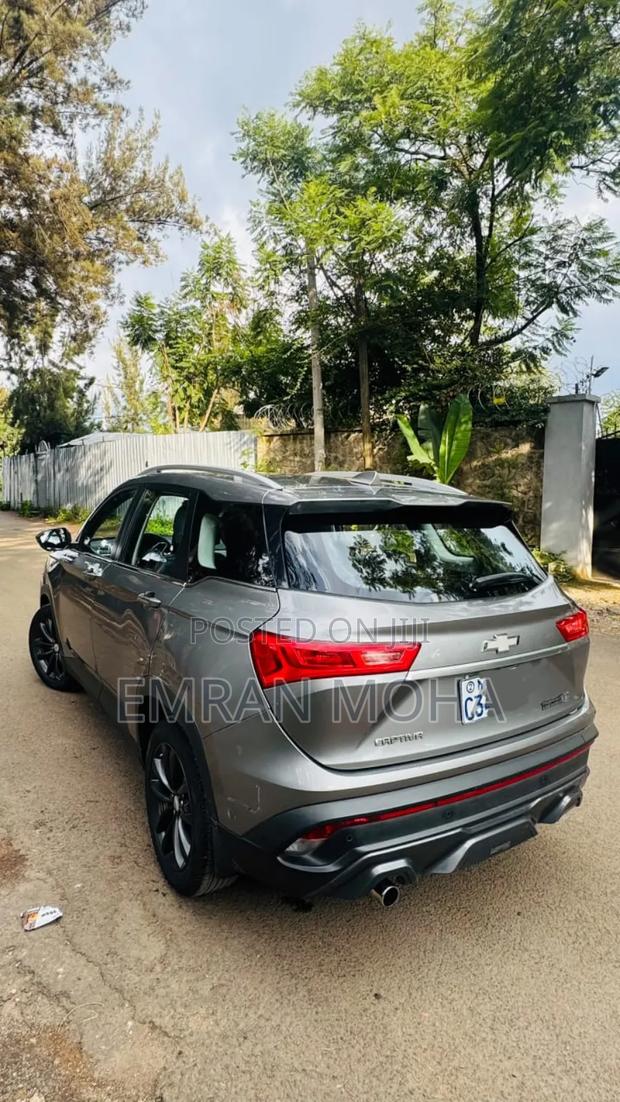 Chevrolet Captiva 2022 Silver