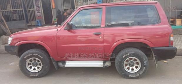 Nissan Patrol 2001 Red