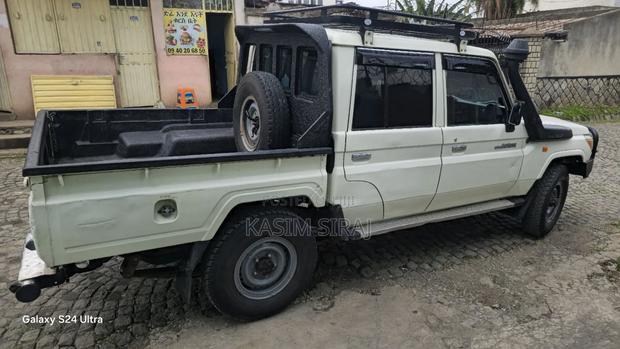 Toyota Land Cruiser 2018 White