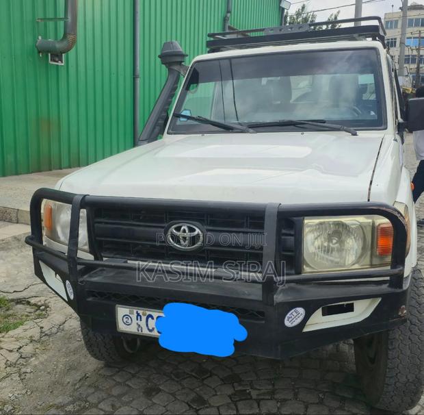 Toyota Land Cruiser 2018 White