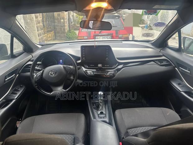 Toyota C-HR 2021 Silver