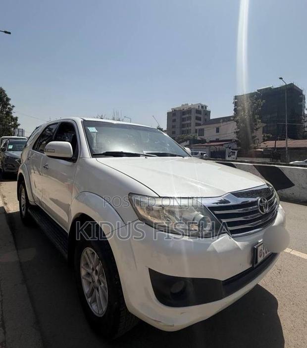 Toyota Fortuner 2012 White