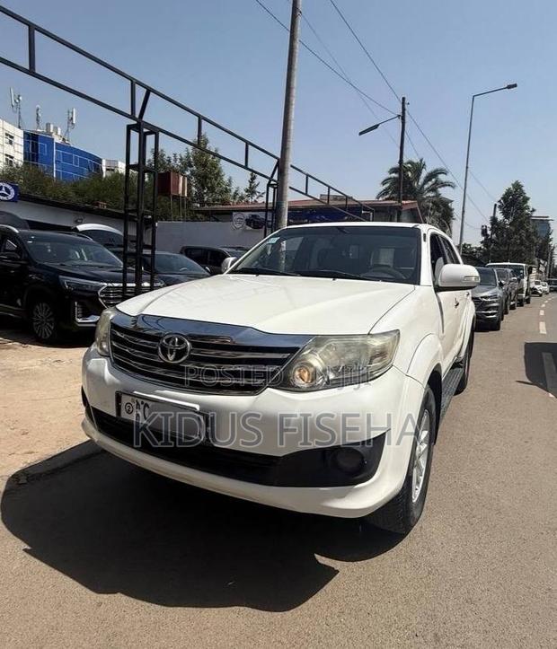 Toyota Fortuner 2012 White