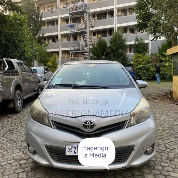 Toyota Yaris 2010 Silver