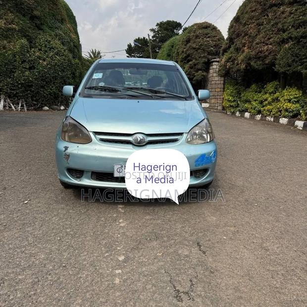 Toyota Platz 2005 Green