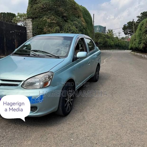 Toyota Platz 2005 Green