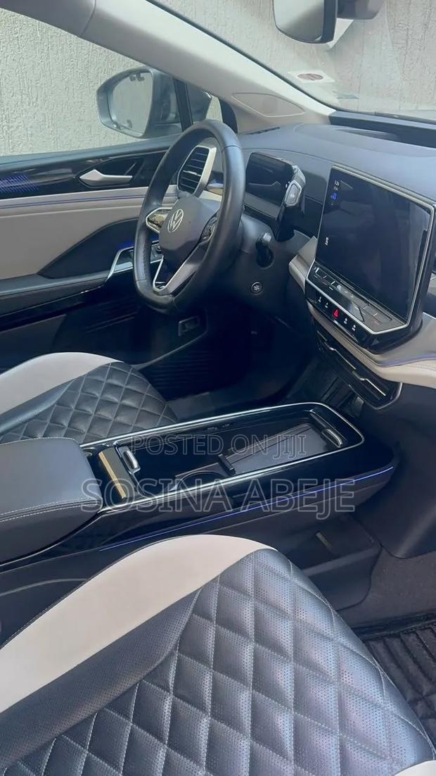 Volkswagen ID.6 2022 Black