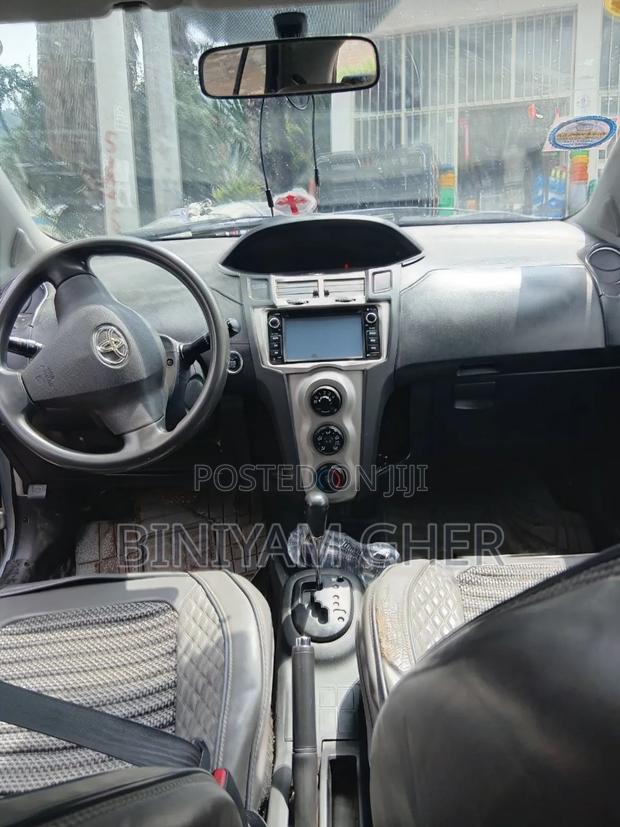Toyota Yaris 2008 Gray