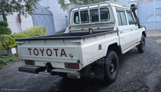 Toyota Land Cruiser 2018 White