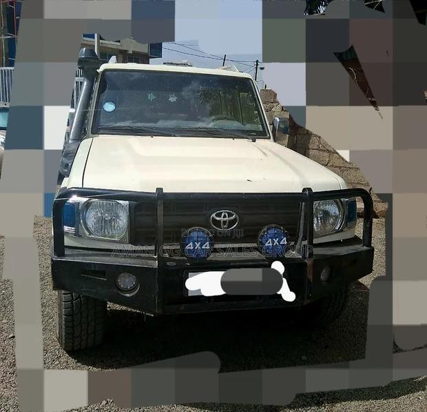 Toyota Land Cruiser 2018 White