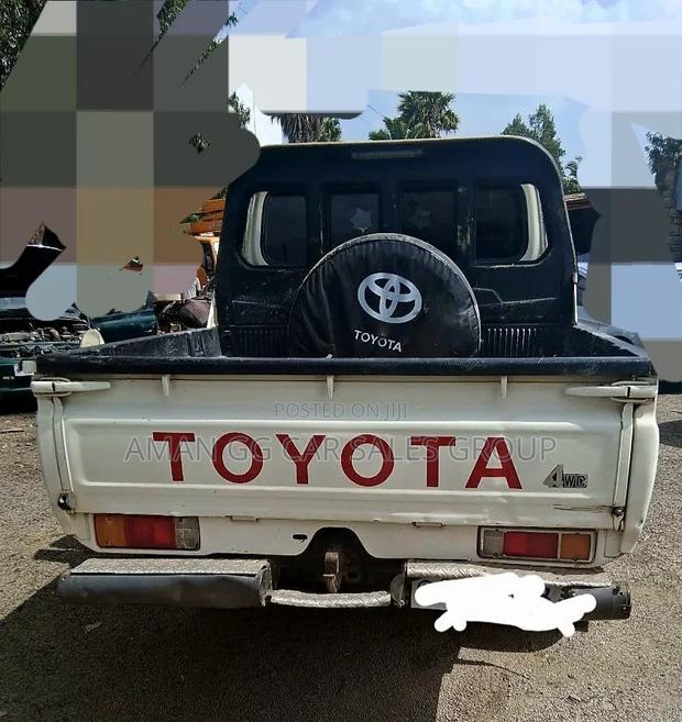 Toyota Land Cruiser 2018 White