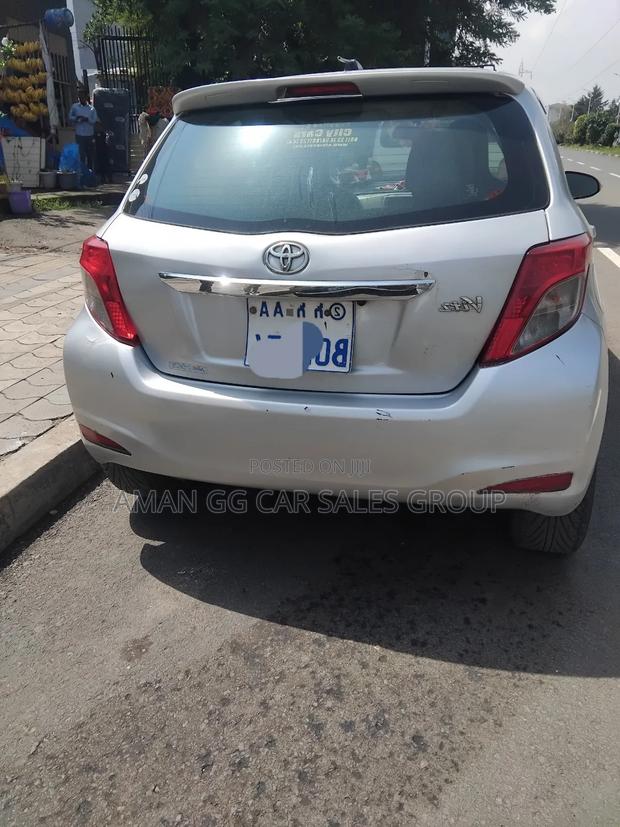 Toyota Yaris 2012 Silver