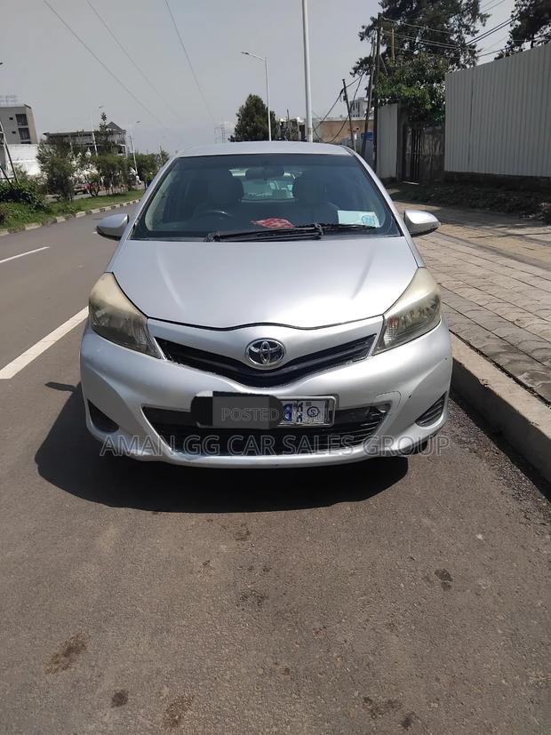 Toyota Yaris 2012 Silver